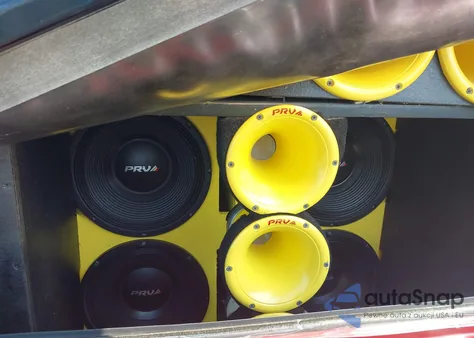 1996 Geo Tracker from USA, damaged, VIN 2CNBJ1862T6908302